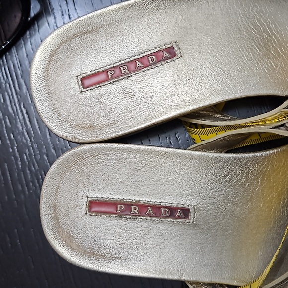 Prada gold flip flips SZ 36/6 - Picture 15 of 16